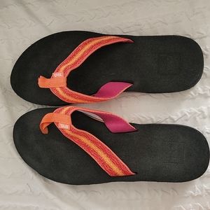 TEVA Mush Flip Flops Size 9